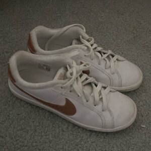 Women's Nike Court Royale Low White / Metallic Rose Sneakers size 7.5